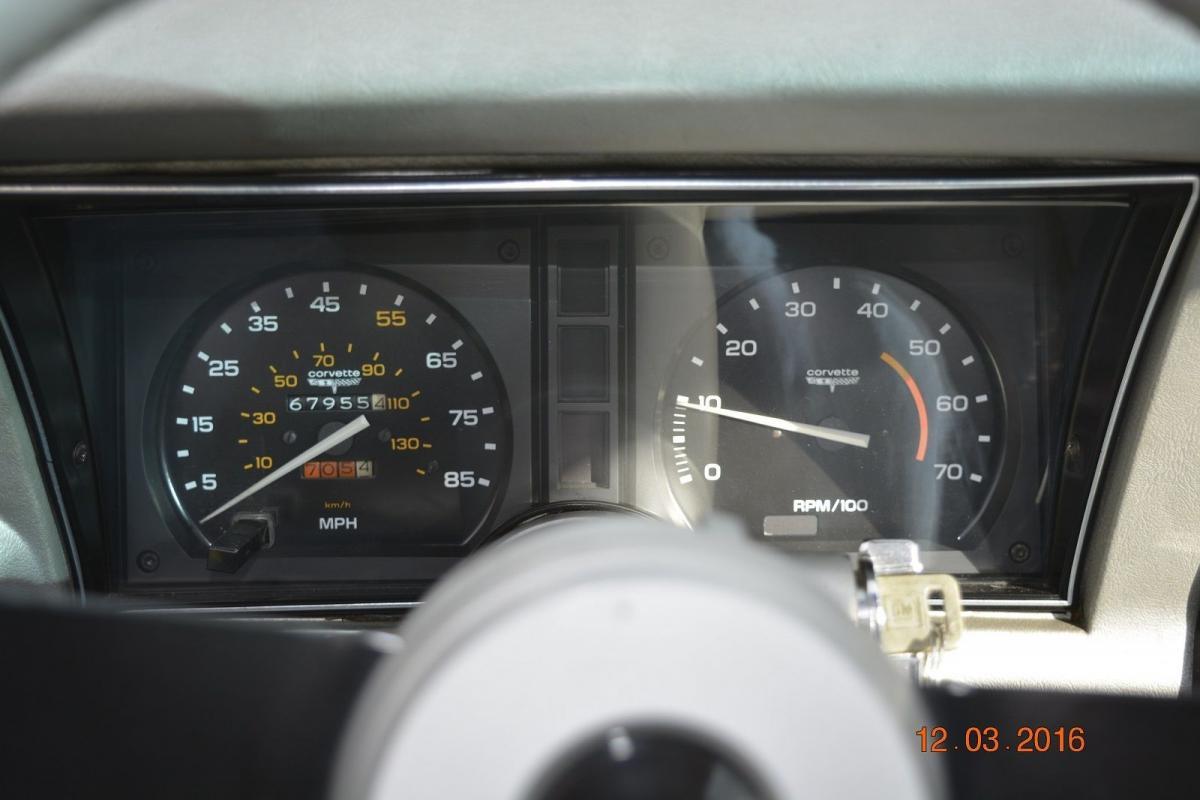 corvette dash cluster.jpg