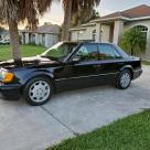 Black on black Mercedes 500E 1993 W124 (5).jpg