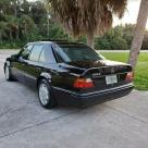 Black on black Mercedes 500E 1993 W124 (7).jpg