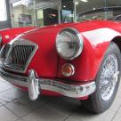 MG MGA 1600 mk2 front lights.jpg