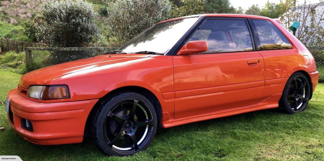 1990 Mazda Familia 323 GTX Turbo hatch white repainted red images (1).jpg