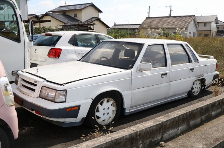 1991 Mitsubishi Debonair AMG 3000 Royal images (1).png