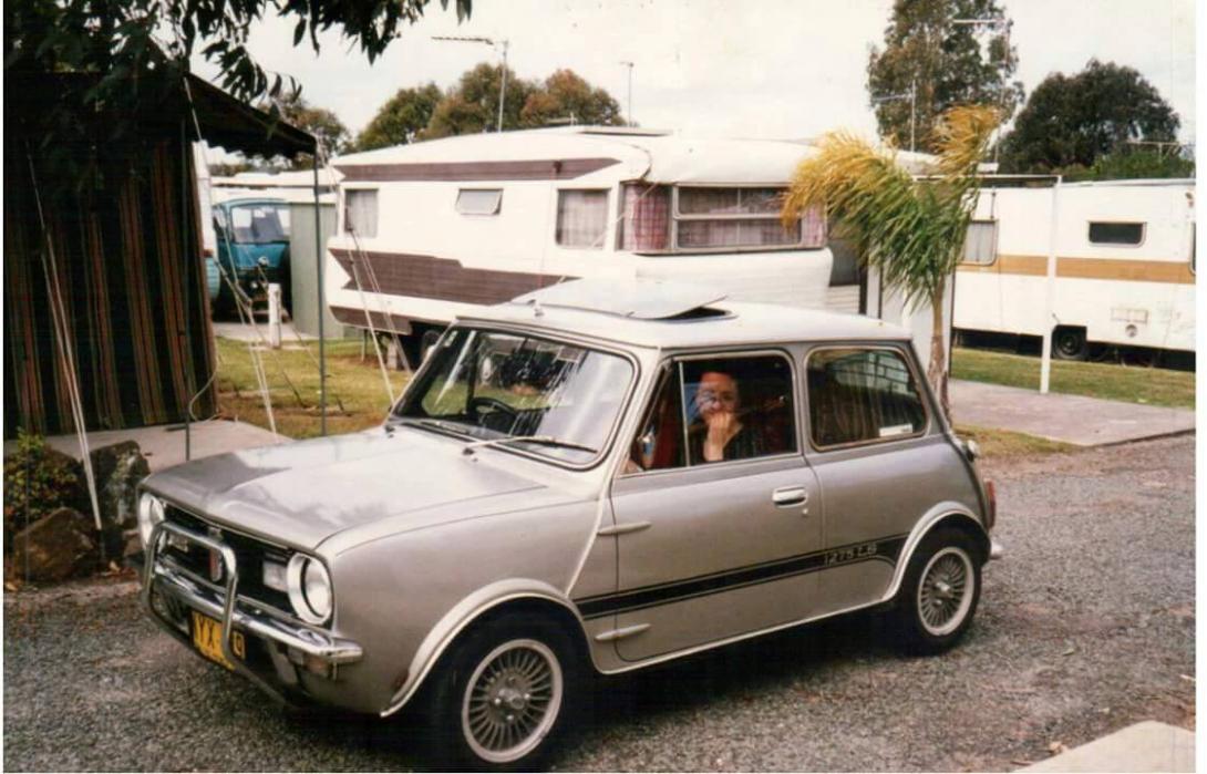 Leyland Mini 1275 LS Hi-Ho Silver classisc Register 2017.jpg