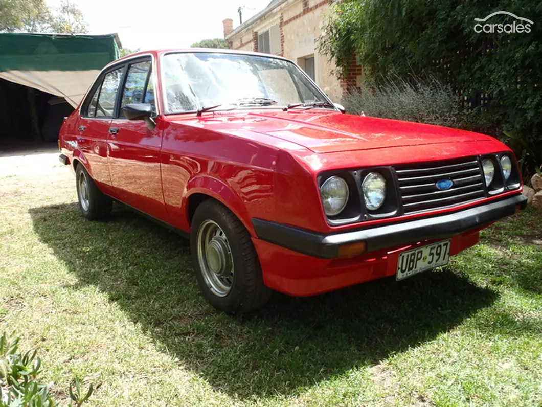 Red 1979 Ford Escort RS2000 4-door sedan Australia partly restored images (1).png